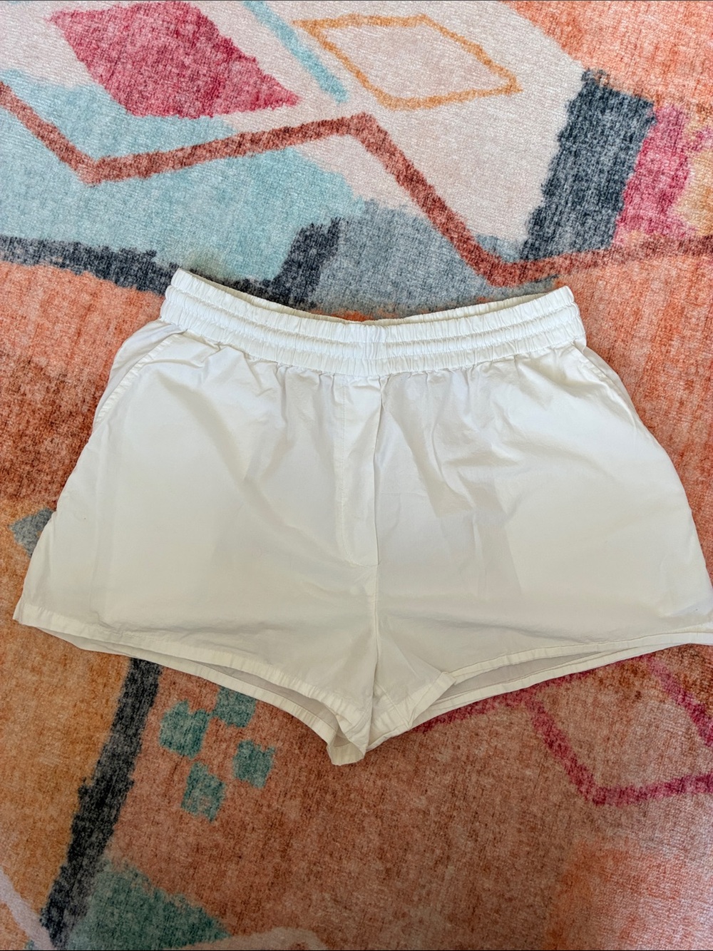 Wilfred White Elastic-Waist Athletic Shorts